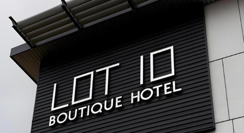 Lot 10 Boutique Hotel Kuching Exterior foto